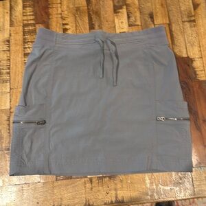 Cute gray Athleta skort